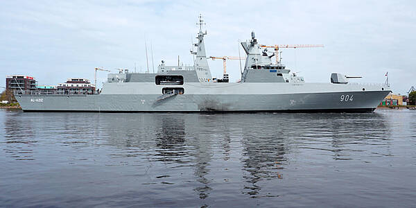 Die noch nicht in Dienst gestellte Fregatte Al-Aziz in Wilhelmshaven