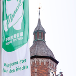 Flagge der 'Mayors for Peace' 