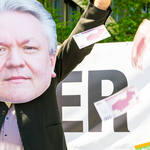 Protest gegen Konzernchef Papperger vor der Rheinmetall-Hauptversammlung 2024