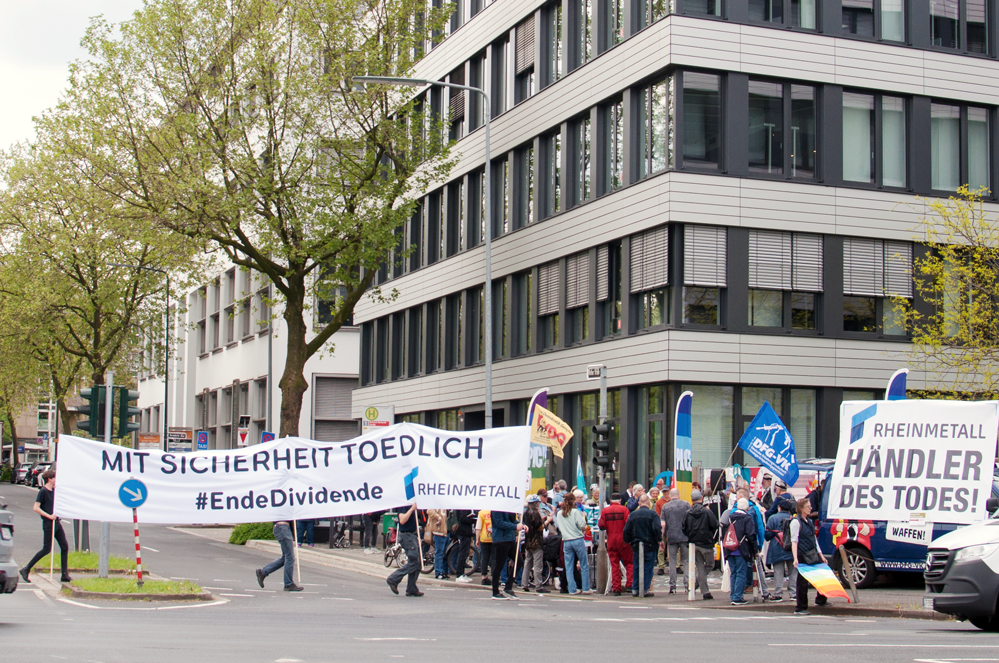 Der Protest in Düsseldorf war unübersehbar. Foto: Ohne Rüstung Leben